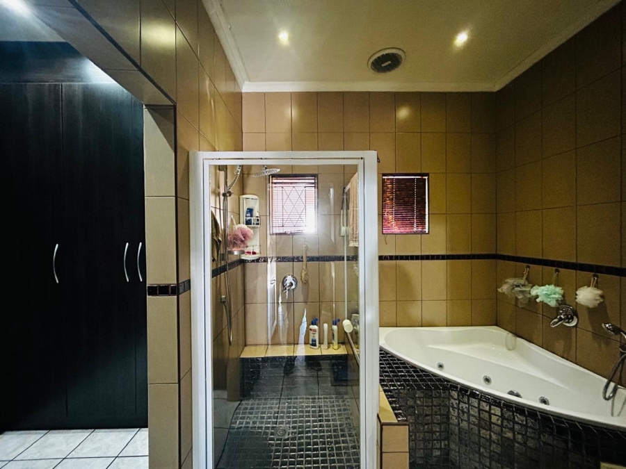 6 Bedroom Property for Sale in Sasol Free State